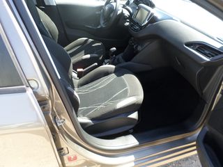 Peugeot 208 2015-thumb-11