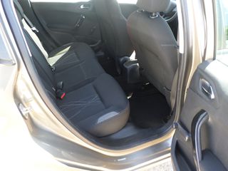 Peugeot 208 2015-thumb-13
