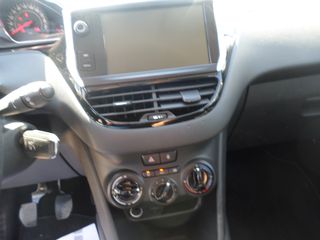 Peugeot 208 2015-thumb-18