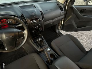 Isuzu D-Max 2018 ΧΕΙΡΟΚΙΝΗΤΟ-123.000km-ΑΒΑΦΟ ΣΑΣΙ ΧΩΡΙΣ ΣΚΟΥΡΙΕΣ-thumb-35