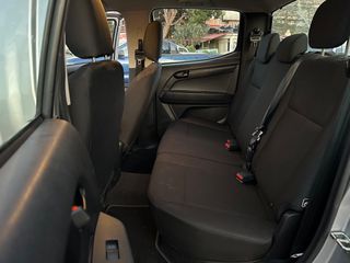 Isuzu D-Max 2018 ΧΕΙΡΟΚΙΝΗΤΟ-123.000km-ΑΒΑΦΟ ΣΑΣΙ ΧΩΡΙΣ ΣΚΟΥΡΙΕΣ-thumb-37