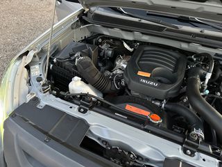Isuzu D-Max 2018 ΧΕΙΡΟΚΙΝΗΤΟ-123.000km-ΑΒΑΦΟ ΣΑΣΙ ΧΩΡΙΣ ΣΚΟΥΡΙΕΣ-thumb-45