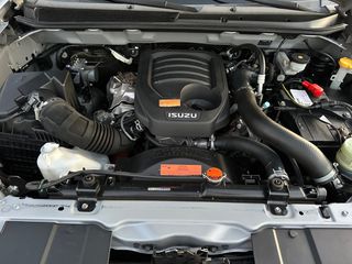 Isuzu D-Max 2018 ΧΕΙΡΟΚΙΝΗΤΟ-123.000km-ΑΒΑΦΟ ΣΑΣΙ ΧΩΡΙΣ ΣΚΟΥΡΙΕΣ-thumb-47