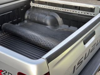 Isuzu D-Max 2018 ΧΕΙΡΟΚΙΝΗΤΟ-123.000km-ΑΒΑΦΟ ΣΑΣΙ ΧΩΡΙΣ ΣΚΟΥΡΙΕΣ-thumb-14