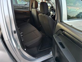 Isuzu D-Max 2018 ΧΕΙΡΟΚΙΝΗΤΟ-123.000km-ΑΒΑΦΟ ΣΑΣΙ ΧΩΡΙΣ ΣΚΟΥΡΙΕΣ-thumb-19