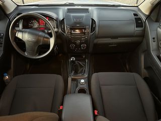 Isuzu D-Max 2018 ΧΕΙΡΟΚΙΝΗΤΟ-123.000km-ΑΒΑΦΟ ΣΑΣΙ ΧΩΡΙΣ ΣΚΟΥΡΙΕΣ-thumb-20
