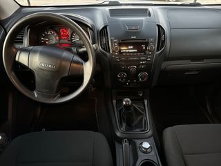 Isuzu D-Max 2018 ΧΕΙΡΟΚΙΝΗΤΟ-123.000km-ΑΒΑΦΟ ΣΑΣΙ ΧΩΡΙΣ ΣΚΟΥΡΙΕΣ-thumb-24