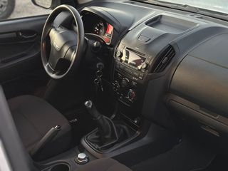 Isuzu D-Max 2018 ΧΕΙΡΟΚΙΝΗΤΟ-123.000km-ΑΒΑΦΟ ΣΑΣΙ ΧΩΡΙΣ ΣΚΟΥΡΙΕΣ-thumb-26