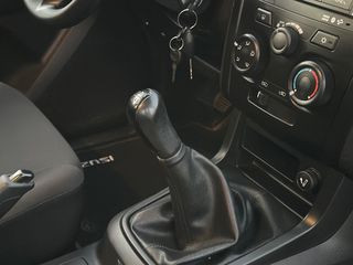 Isuzu D-Max 2018 ΧΕΙΡΟΚΙΝΗΤΟ-123.000km-ΑΒΑΦΟ ΣΑΣΙ ΧΩΡΙΣ ΣΚΟΥΡΙΕΣ-thumb-30