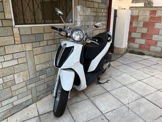 Piaggio Carnaby 300 2012