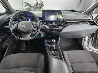 Toyota C-HR 2019-thumb-5
