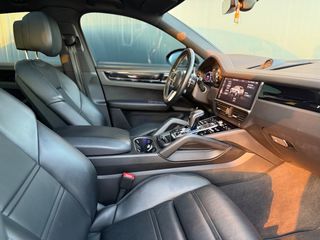 Porsche Cayenne 2020-thumb-11