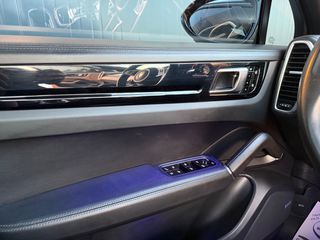 Porsche Cayenne 2020-thumb-22