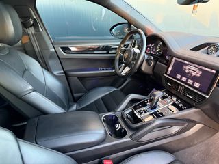 Porsche Cayenne 2020-thumb-25