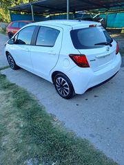 Toyota Yaris 2016-thumb-3