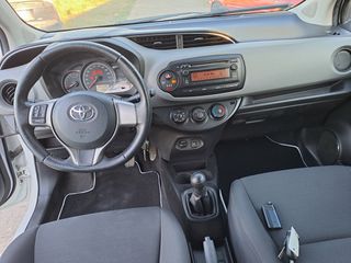 Toyota Yaris 2016-thumb-6