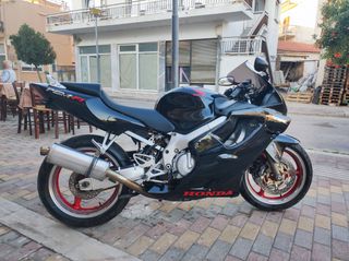 Honda CBR 600 F 2002 F4I-thumb-2