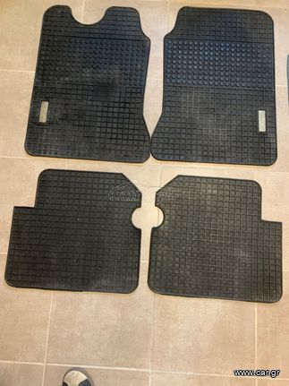 Suzuki Jimny πατακια εμπρος-πισω 4αδα άριστη κατασταση.