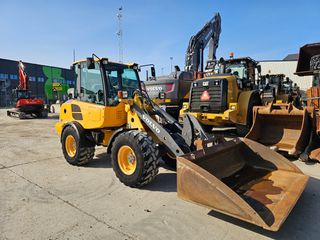 Φορτωτής Με Λάστιχα Volvo 2015 L25F-thumb-2