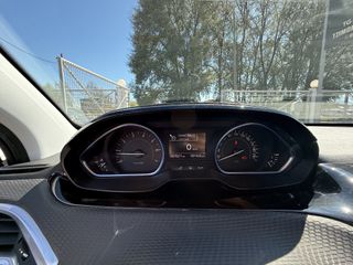 Peugeot 2008 2017 1.2 PURETECH Allure-thumb-14