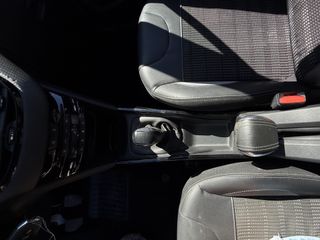 Peugeot 2008 2017 1.2 PURETECH Allure-thumb-17