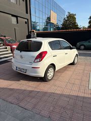 Hyundai i 20 2014-thumb-2