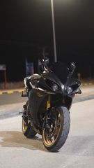 Yamaha YZF-R1 2010 BIG BANG-thumb-16