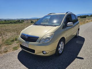 Toyota Corolla Verso 2003