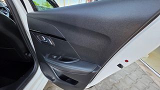 Peugeot 208 2021 1.2 PURETECH 102 ALLURE PACK-thumb-32