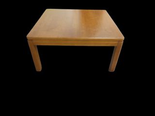 Τραπεζάκι σαλονιού