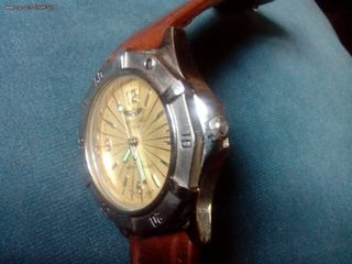 Ρολόι BREITLING με χρυσό καντράν.ΣΥΛΛΕΚΤΙΚΟ  ΠΑΛΙΑΣ κοπης  ΙΣΩΣ ΜΟΝΑΔΙΚΟ 42  ΧΙΛΙΟΣΤΑ με συριακό αριθμό   ΜΕ  ΔΕΜΑΤΙΝΟ ΛΟΥΡΑΚΙ ΜΕ  ΛΕΥΚΗ ΡΑΦΗ Αν θέλετε δεστε οπες τις αγγελίες μου