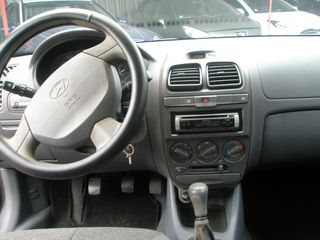 Hyundai Accent 2001-thumb-11