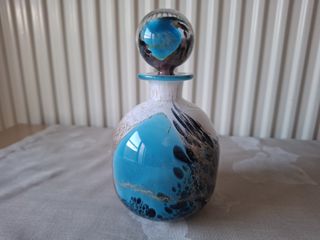 MDINA GLASS MALTA. Θαλλασογραφία. Αγοράστηκε το 2000 απο Μάλτα. Ύψος 16 εκατοστά,  βάρος 720 γραμμάρια. Σε άριστη κατάσταση
