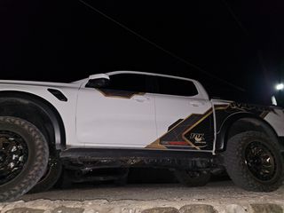 Ford Raptor 2024-thumb-8