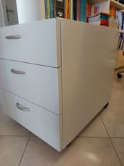 Συρταριέρα
