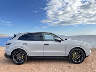 Porsche Cayenne 2021 E-HYBRID-thumb-1