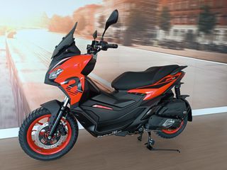 Aprilia SR GT 200 2026 SPORT-thumb-1