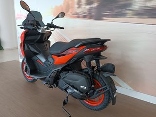 Aprilia SR GT 200 2026 SPORT-thumb-4