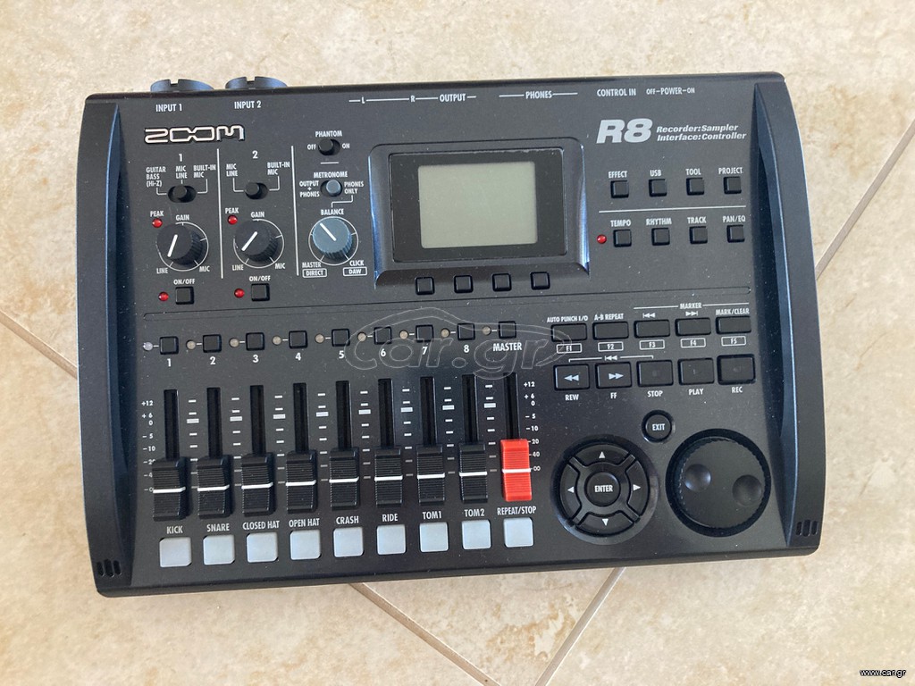 Zoom R8 Multitrack Digital Recorder 8-track.