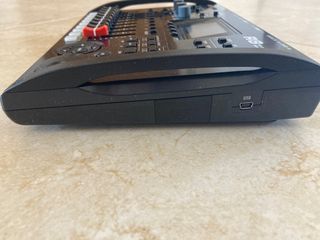 Zoom R8 Multitrack Digital Recorder 8-track.-thumb-7