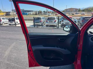 Hyundai i 10 2011 1100 INTUITIVE ET STYLE-thumb-37