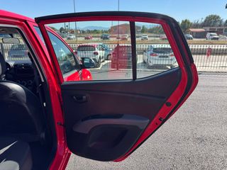 Hyundai i 10 2011 1100 INTUITIVE ET STYLE-thumb-38