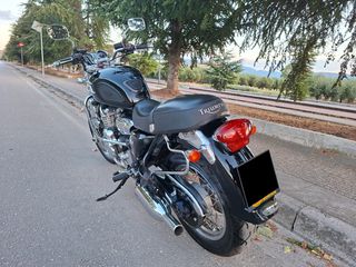Triumph Thunderbird 1995 με πολλά extra-thumb-4