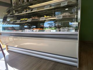 Βιτρίνα ψυγείο ζαχαροπλαστείου