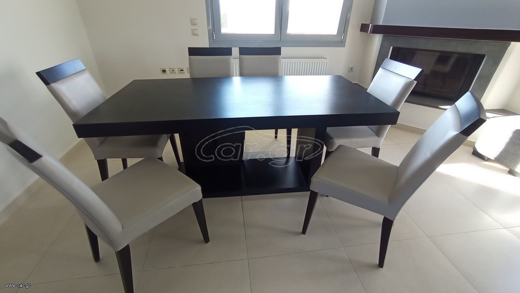 Τραπεζαρία με 6 καρέκλες