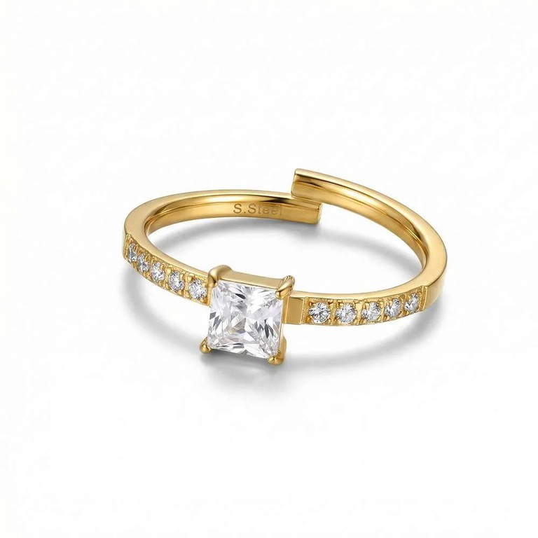 Classic ring diamond