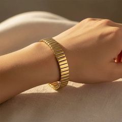 Classic gold bracelet-thumb-1