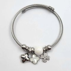 Clover charms bracelet