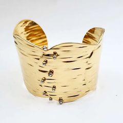 Queen gold bracelet
