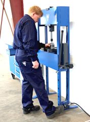 ΠΡΕΣΑ AC Hydraulic PJ20H 20 ΤΟΝΩΝ ΜΕ ΚΙΝΟΥΜΕΝΟ ΕΜΒΟΛΟ-thumb-2